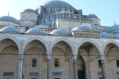 2022年腊月有哪些黄道吉日适宜安门，如何布局？