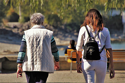 属蛇人在2022年冬月运势有什么好的方面和不好的方面？