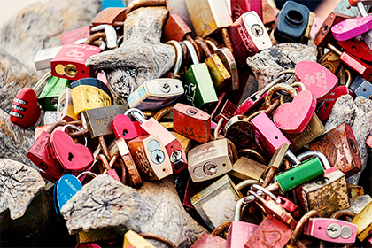 2022年属蛇人乔迁新家好不好，适合住到几楼？