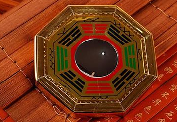 风水八卦镜正确的挂法