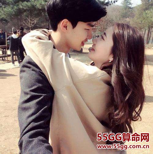 经常梦到老公和别的女人在一起怎么回事 梦到老公和别的女人在一