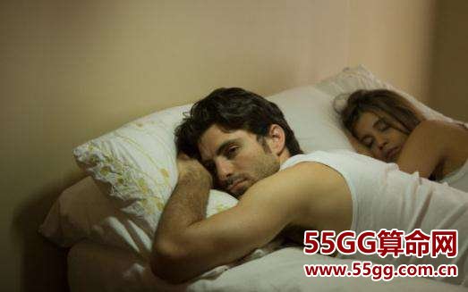 梦见父亲出轨了怎么回事 梦见爸爸出轨了什么意思