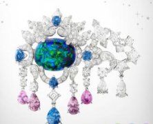 当天蝎座女生得知前男友和闺蜜在一起后的态度