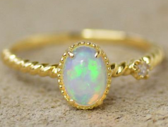 10月29日诞生石：猫眼石