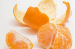 风水大师揭露：床头下藏这四种宝贝，寓意越来越有钱，穷人也能翻