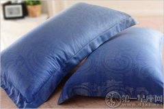 噩梦不断，枕头颜色没选好