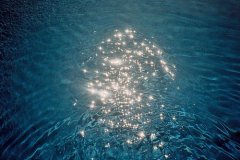 爸爸姓水,妈妈姓窦 女孩名字三个字四个字