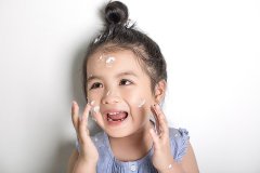 姓杨女孩起名，姓杨女孩独特新颖的名字