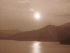 2019年1月5号出生的女宝宝应该怎样起名，五行属什么