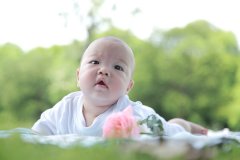 如何给男宝宝起名字