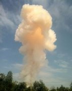 广州番禺一家工厂疑发生爆炸 简直像原子弹爆炸