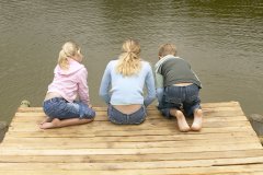 带亚字的女孩名字