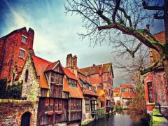 用衬字来取名，“一”字