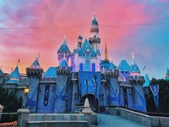 以美德取名，如“慈”字取名