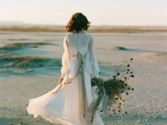 以行为取名，如“希”字取名