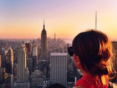 以行为取名，如“存”字取名