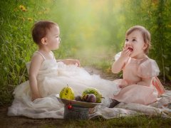 取自诗歌的女孩双胞胎的名字