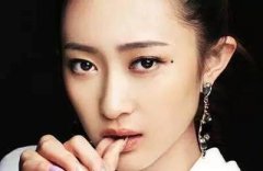 女人如果这3个地方长痣，桃花多多，不是克夫就是二婚命