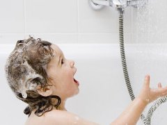 梦见洗头掉头发是什么意思 做梦梦到洗头掉头发好不好