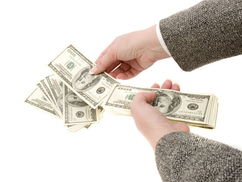 梦见别人数钱是什么意思 做梦梦到别人数钱好不好