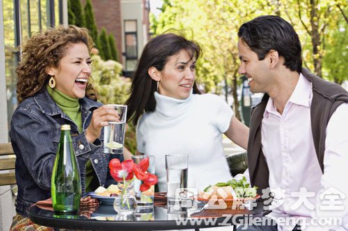 【梦见同事请吃饭】