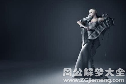 【梦见一个美女跳舞】