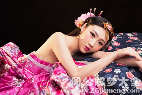 【梦见美女喜欢自己】