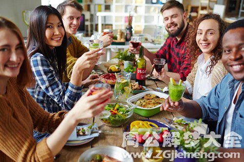 【梦见同学在一起吃饭】