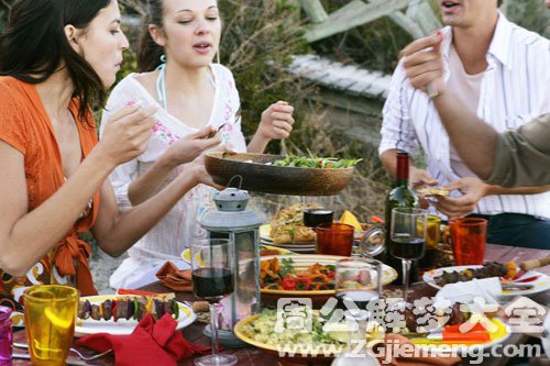 【梦见同学请我吃饭】