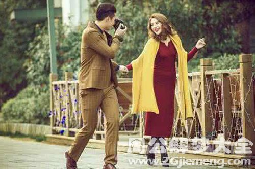 【梦见老情人联系自己】