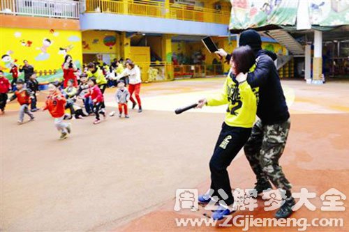 【梦见坏人闯入】