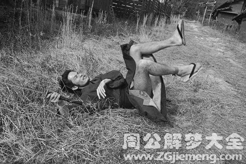 【梦见姐夫骑车摔倒】