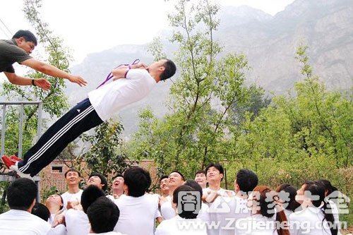 【梦见朋友不信任自己】