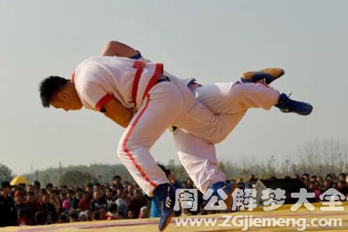 【梦见亲人摔跤】