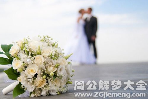 【梦见男朋友是已婚】