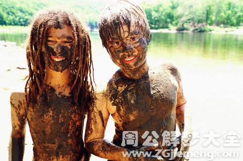 【梦见聋子掉厕所里】