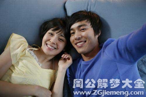 【梦见自己男友背叛自己】