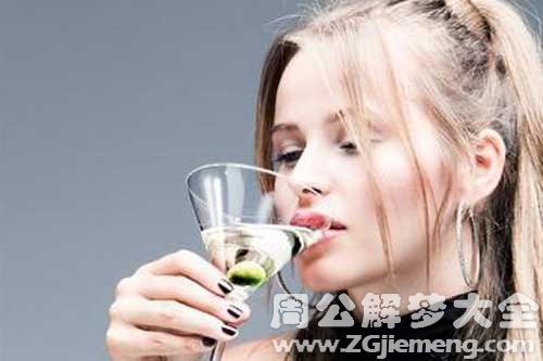 【梦见朋友很漂亮】