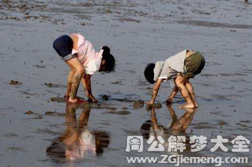 【梦见小孩抓屎】