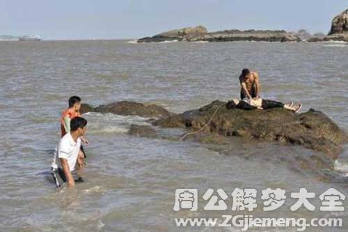 【梦见老公溺水】