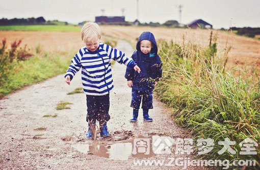 【梦见孩子掉坑里】