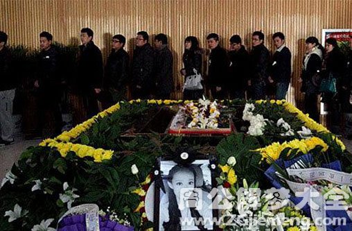 【梦见老妈去世】