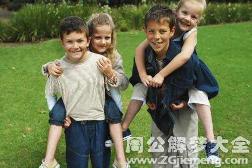 【梦见背男孩】