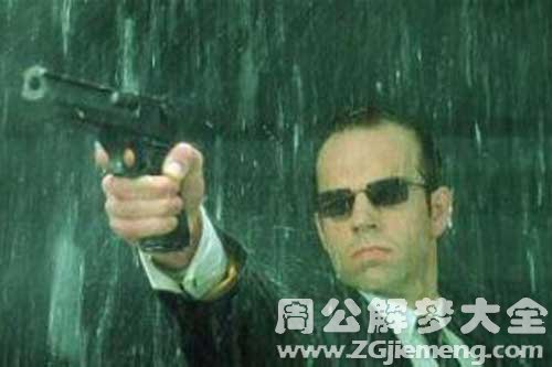 【梦见被父亲追杀】