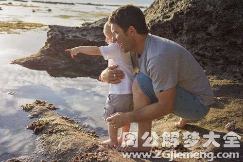 【梦见我抱着小男孩】