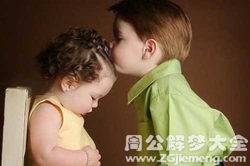 【梦见小孩冲我笑】