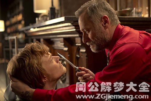 【梦见被男人追杀】