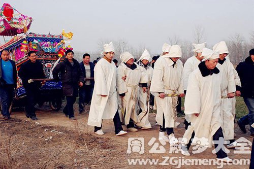 【梦见奶奶出殡】