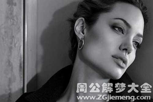 【梦见妈妈还活着】