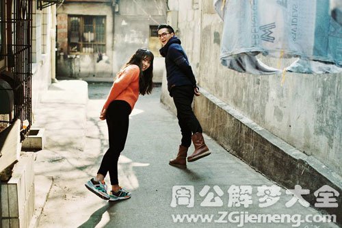 【梦见男朋友对我很好】